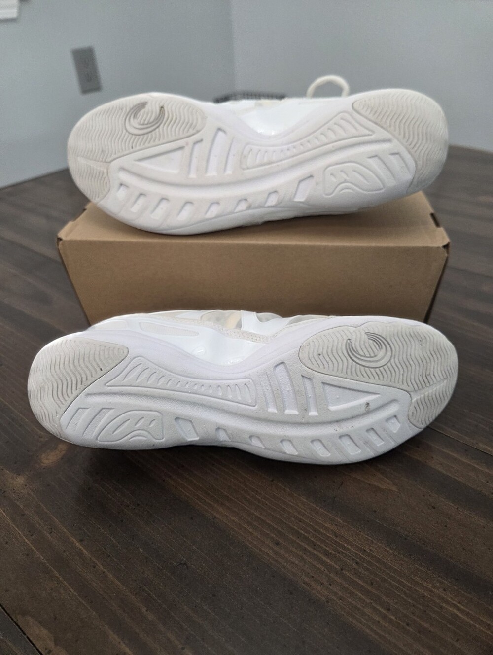 Women's Chassé Cheer Shoes // 10 - Picture 4 of 5